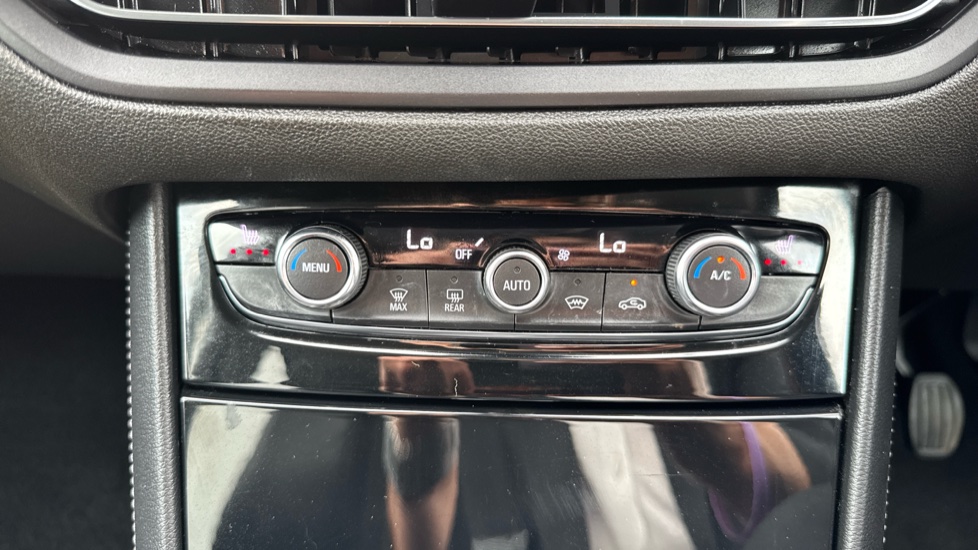 Vauxhall Grandland 1.2 Turbo Ultimate 5dr Petrol Hatchback - Image 24