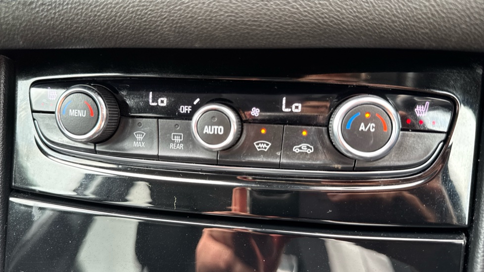 Vauxhall Grandland 1.2 Turbo Ultimate 5dr Petrol Hatchback - Image 25