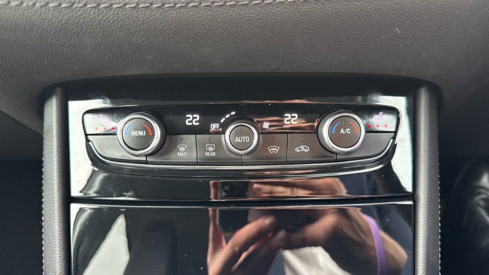 Vauxhall Grandland X 1.2 Turbo SRi Nav 5dr Petrol Hatchback - Image 27