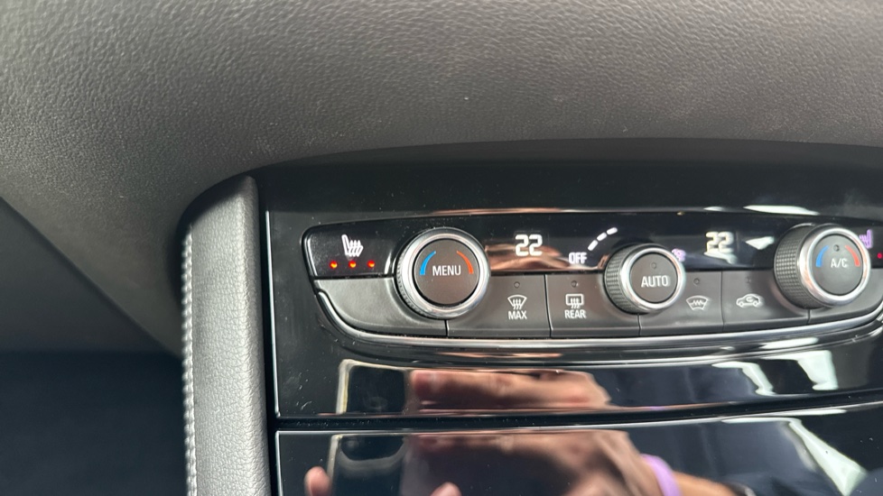 Vauxhall Grandland X 1.2 Turbo SRi Nav 5dr Petrol Hatchback - Image 28