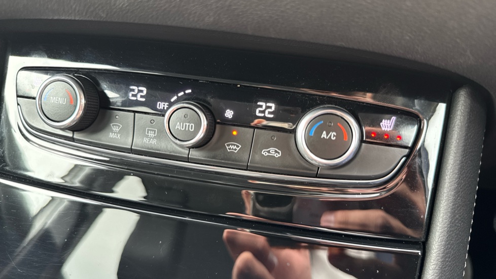 Vauxhall Grandland X 1.2 Turbo SRi Nav 5dr Petrol Hatchback - Image 29