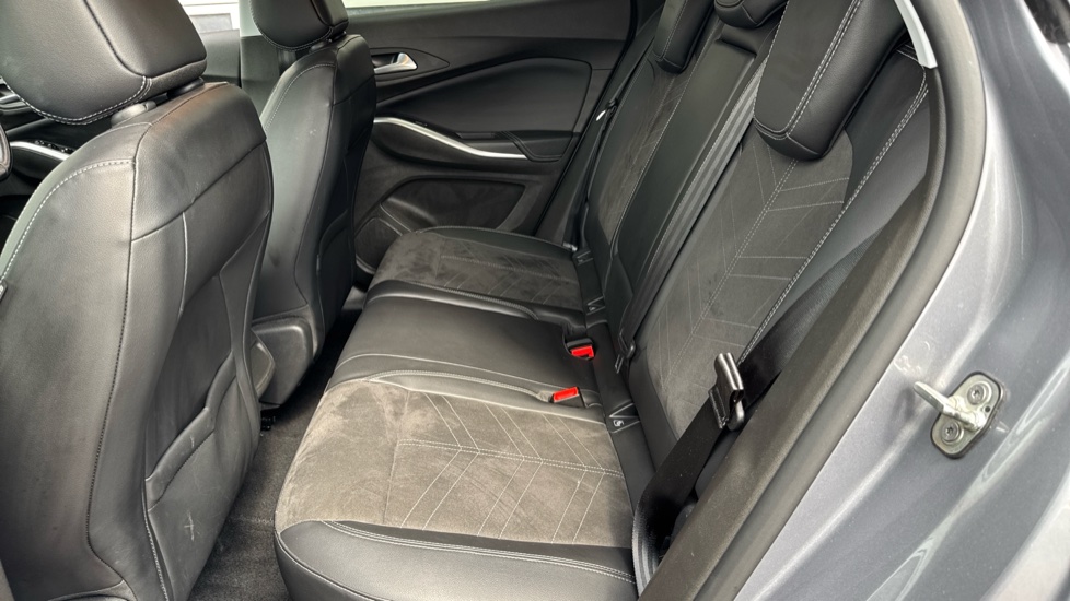 Vauxhall Grandland 1.2 Turbo Ultimate 5dr Petrol Hatchback - Image 16