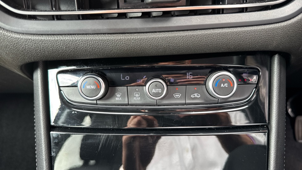Vauxhall Grandland 1.2 Turbo Ultimate 5dr Petrol Hatchback - Image 25