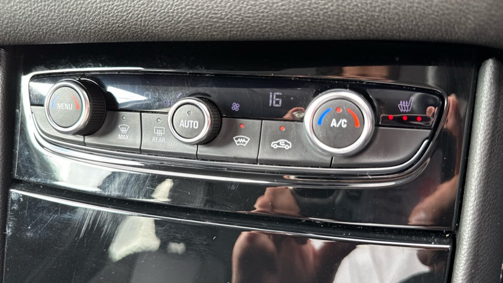 Vauxhall Grandland 1.2 Turbo Ultimate 5dr Petrol Hatchback - Image 27
