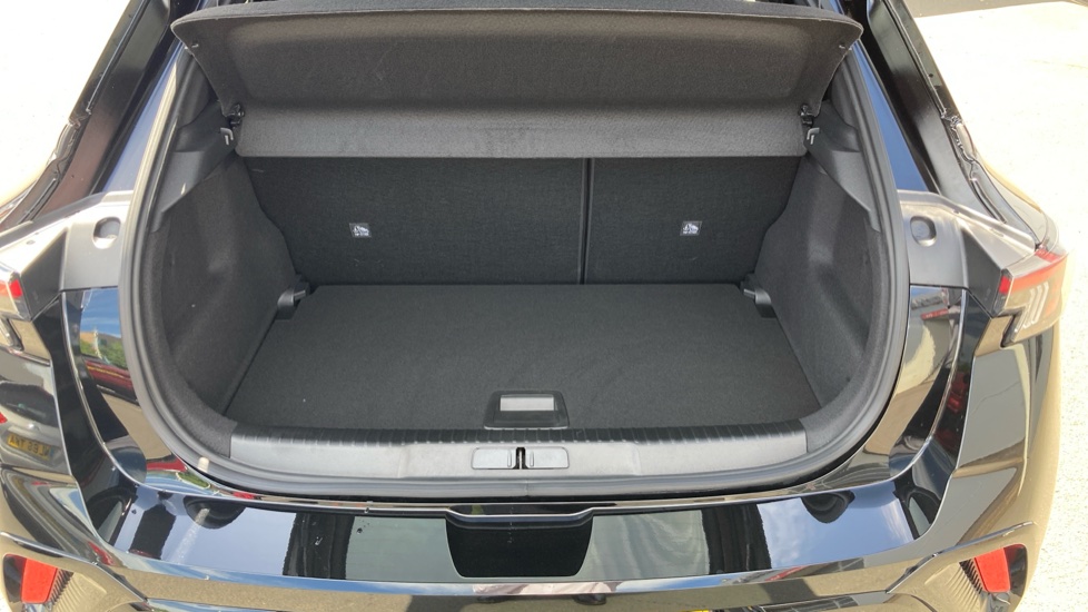 Vauxhall Mokka 207kW GSE 54kWh 5dr Auto Electric Hatchback - Image 4