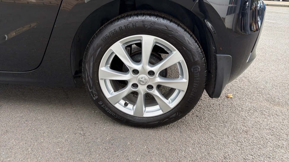 Vauxhall Corsa 1.2 Design 5dr Petrol Hatchback - Image 29