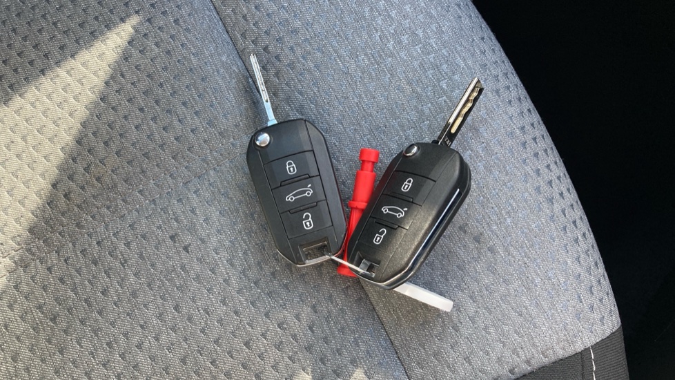 Vauxhall Corsa 1.2 Design 5dr Petrol Hatchback - Image 20