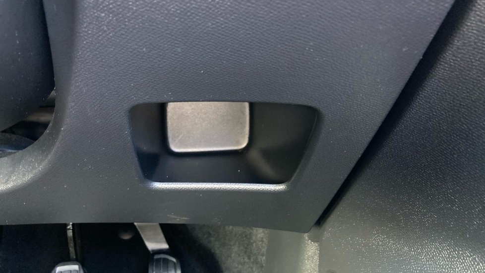 Vauxhall Corsa 1.2 Design 5dr Petrol Hatchback - Image 27