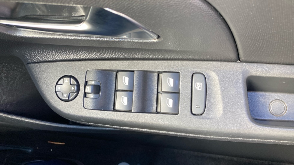 Vauxhall Corsa 1.2 Design 5dr Petrol Hatchback - Image 28