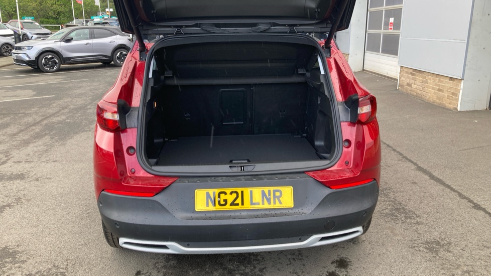 Vauxhall Grandland X 1.2 Turbo Griffin Edition 5dr Petrol Hatchback - Image 4