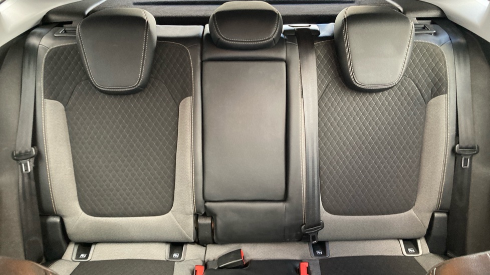 Vauxhall Grandland X 1.2 Turbo Griffin Edition 5dr Petrol Hatchback - Image 15