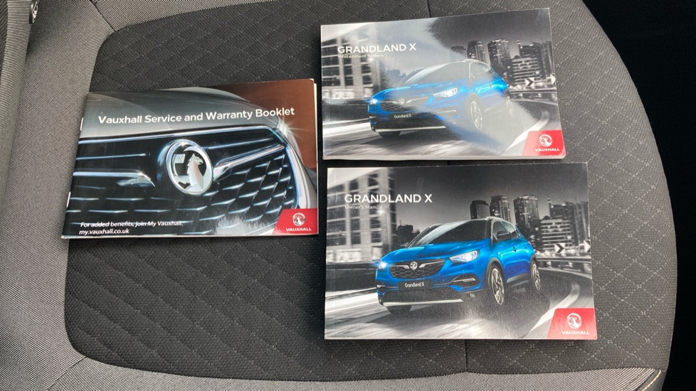 Vauxhall Grandland X 1.2 Turbo Griffin Edition 5dr Petrol Hatchback - Image 19