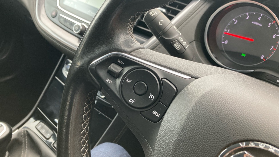 Vauxhall Grandland X 1.2 Turbo Griffin Edition 5dr Petrol Hatchback - Image 30