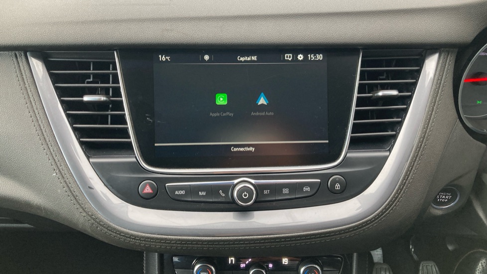 Vauxhall Grandland X 1.2 Turbo Griffin Edition 5dr Petrol Hatchback - Image 32
