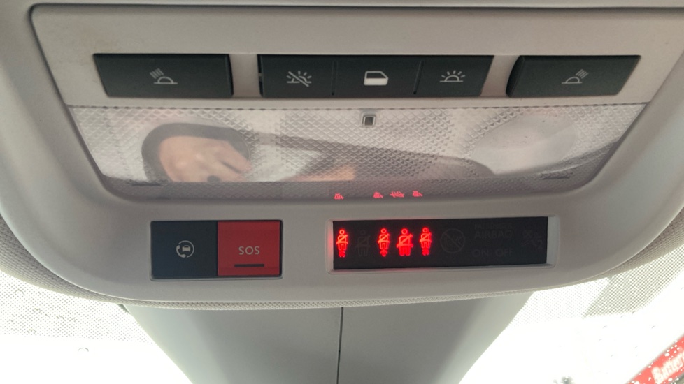 Vauxhall Grandland X 1.2 Turbo Griffin Edition 5dr Petrol Hatchback - Image 34