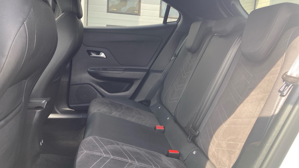 Vauxhall Mokka 1.2 Turbo 136 Ultimate 5dr Petrol Hatchback - Image 16
