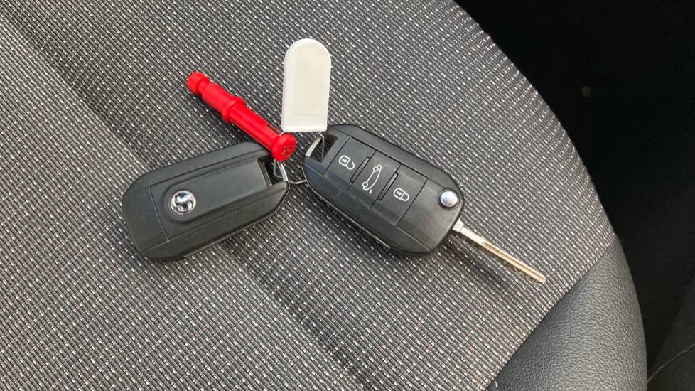 Vauxhall Crossland 1.2 Elite Edition 5dr Petrol Hatchback - Image 20