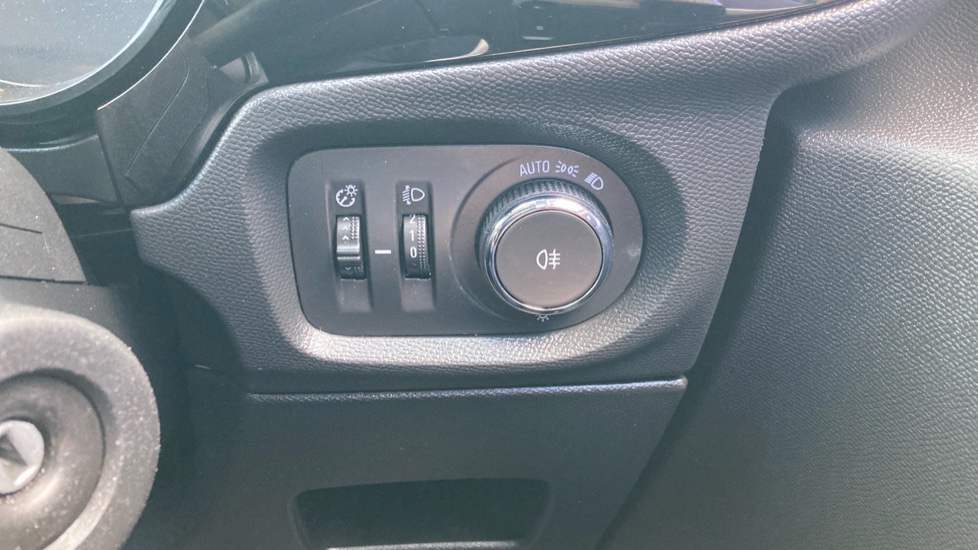 Vauxhall Corsa 1.2 Turbo Design 5dr Petrol Hatchback - Image 25