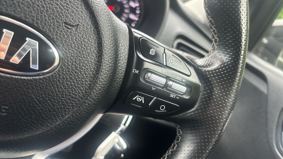 Kia Stonic 1.0T GDi 48V GT-Line 5dr Petrol Estate - Image 23