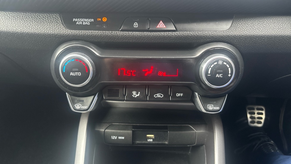 Kia Stonic 1.0T GDi 48V GT-Line 5dr Petrol Estate - Image 30