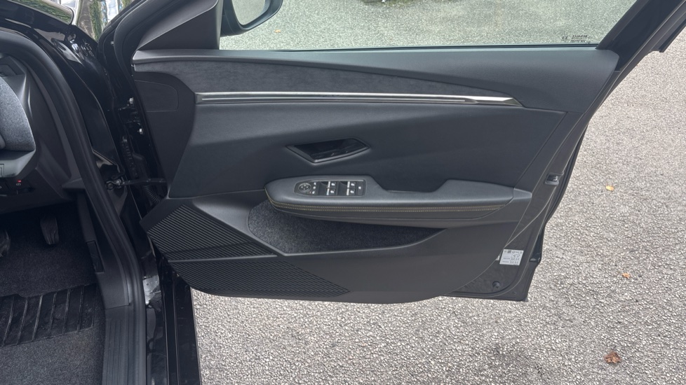 Renault Megane E-Tech EV60 160kW Techno 60kWh Optimum Charge 5dr Auto Electric Hatchback - Image 42