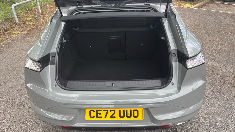 DS 4 1.2 PureTech Bastille 5dr EAT8 Petrol Hatchback - Image 4