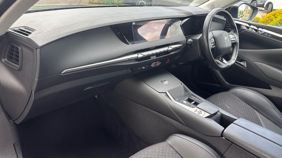DS 4 1.2 PureTech Bastille 5dr EAT8 Petrol Hatchback - Image 9