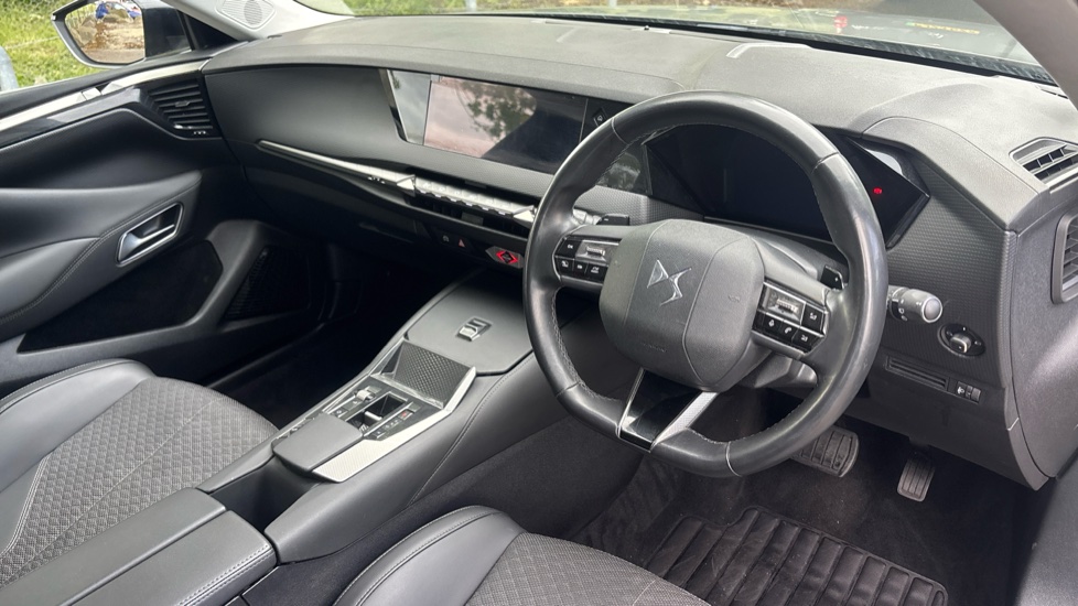 DS 4 1.2 PureTech Bastille 5dr EAT8 Petrol Hatchback - Image 11
