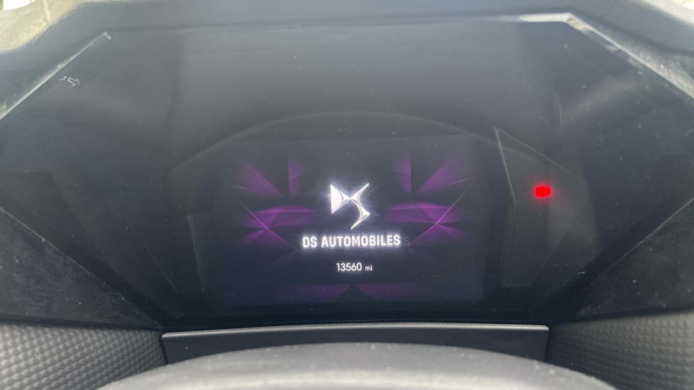 DS 4 1.2 PureTech Bastille 5dr EAT8 Petrol Hatchback - Image 18