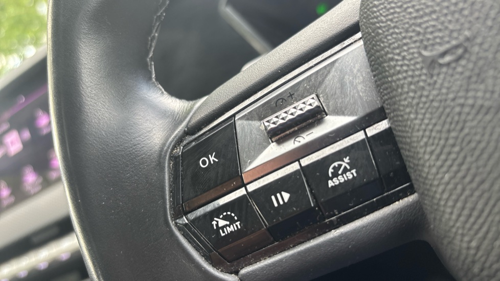 DS 4 1.2 PureTech Bastille 5dr EAT8 Petrol Hatchback - Image 22
