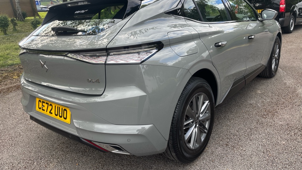 DS 4 1.2 PureTech Bastille 5dr EAT8 Petrol Hatchback - Image 47
