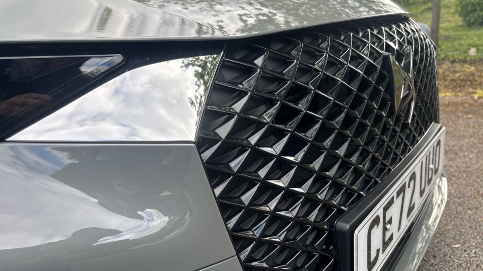 DS 4 1.2 PureTech Bastille 5dr EAT8 Petrol Hatchback - Image 51