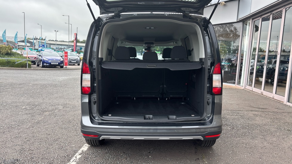 Ford Tourneo Connect 2.0 EcoBlue Active 5dr Diesel Estate - Image 4