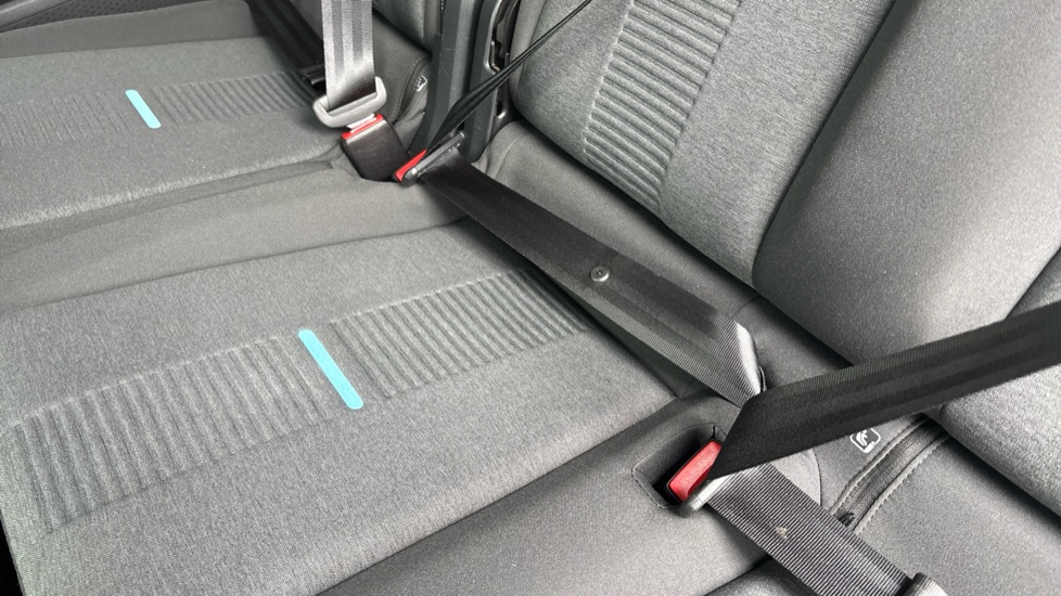 Ford Tourneo Connect 2.0 EcoBlue Active 5dr Diesel Estate - Image 17