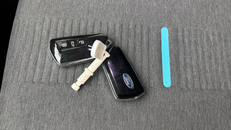 Ford Tourneo Connect 2.0 EcoBlue Active 5dr Diesel Estate - Image 20