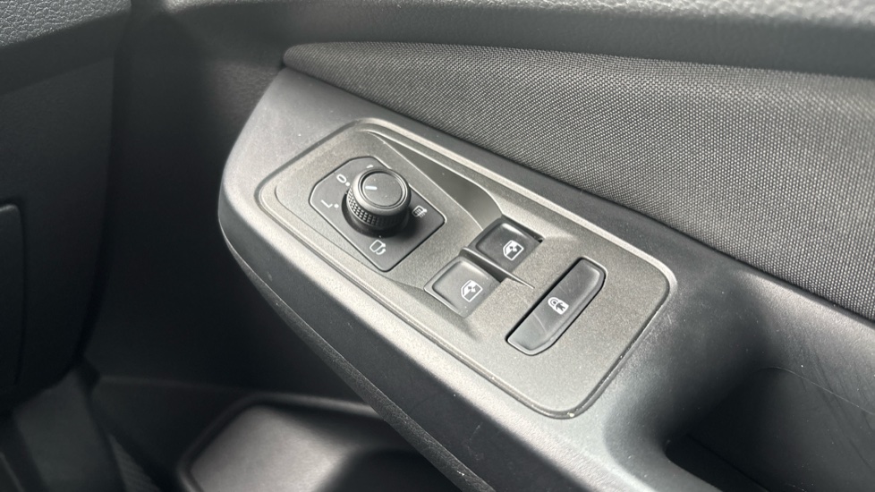 Ford Tourneo Connect 2.0 EcoBlue Active 5dr Diesel Estate - Image 24