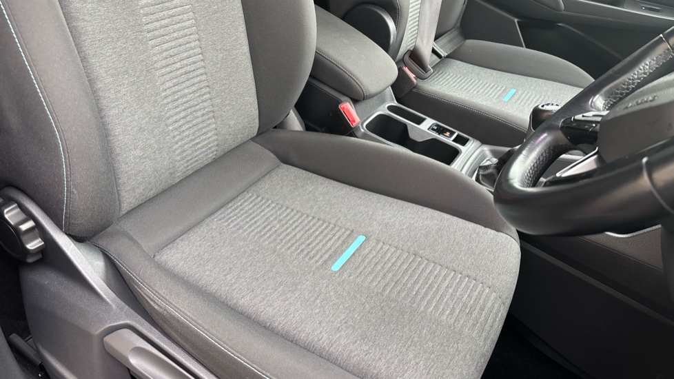 Ford Tourneo Connect 2.0 EcoBlue Active 5dr Diesel Estate - Image 42