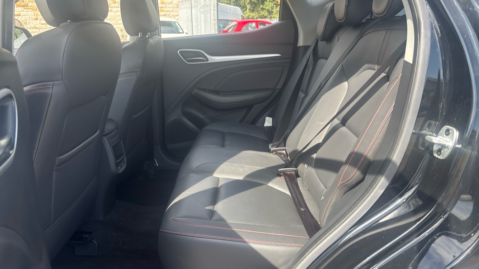 MG ZS 1.0T GDi Exclusive 5dr DCT Petrol Hatchback - Image 16