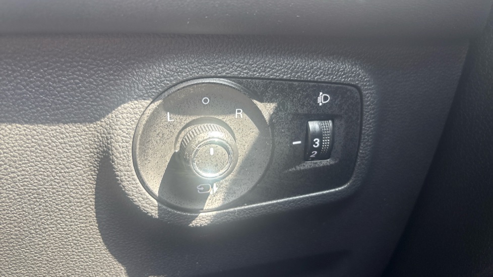 MG ZS 1.0T GDi Exclusive 5dr DCT Petrol Hatchback - Image 25