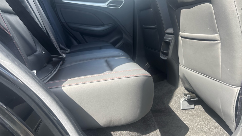 MG ZS 1.0T GDi Exclusive 5dr DCT Petrol Hatchback - Image 41