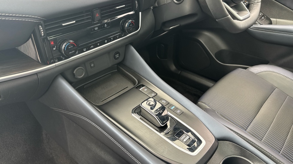 Nissan Qashqai 1.5 E-Power Tekna 5dr Auto Hybrid Hatchback - Image 13