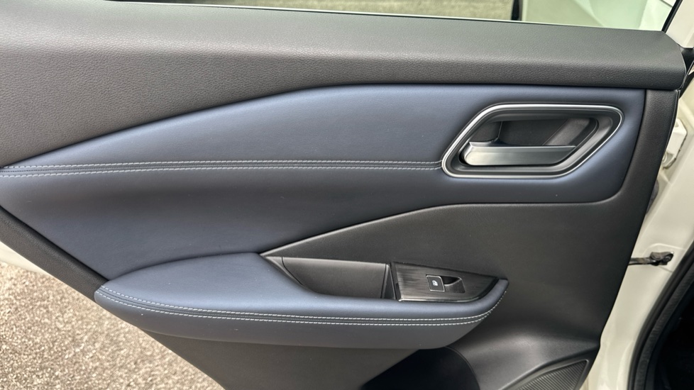 Nissan Qashqai 1.5 E-Power Tekna 5dr Auto Hybrid Hatchback - Image 21