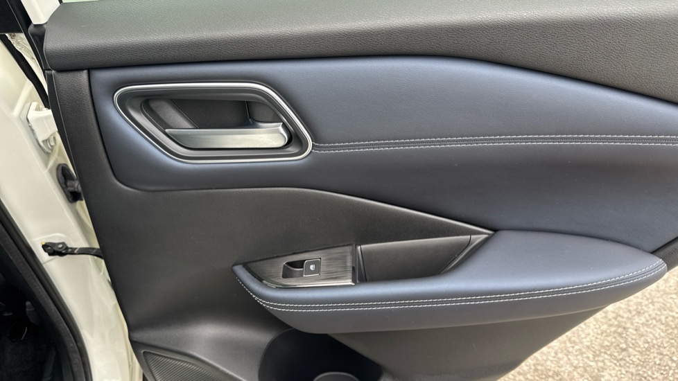 Nissan Qashqai 1.5 E-Power Tekna 5dr Auto Hybrid Hatchback - Image 22