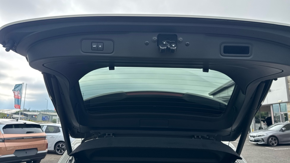 Nissan Qashqai 1.5 E-Power Tekna 5dr Auto Hybrid Hatchback - Image 38