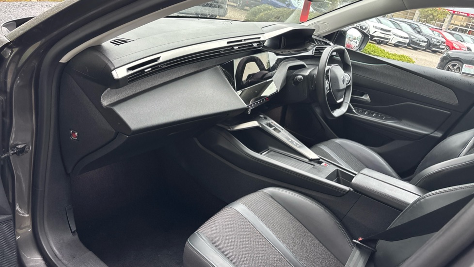 Peugeot 308 1.2 PureTech Allure 5dr EAT8 Petrol Estate - Image 9