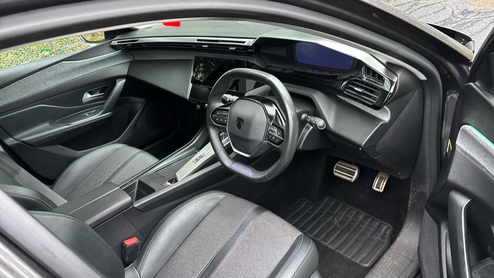 Peugeot 308 1.2 PureTech Allure 5dr EAT8 Petrol Estate - Image 11