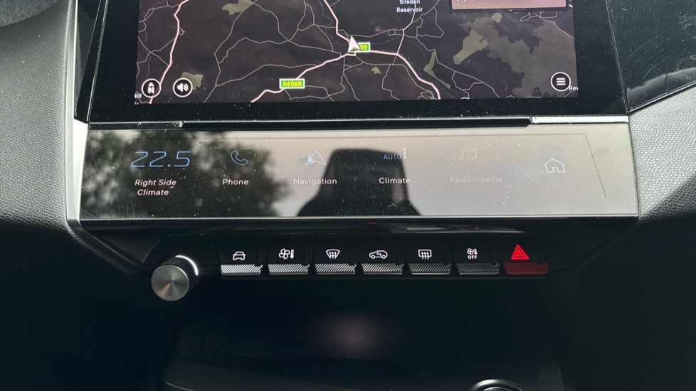 Peugeot 308 1.2 PureTech Allure 5dr EAT8 Petrol Estate - Image 31