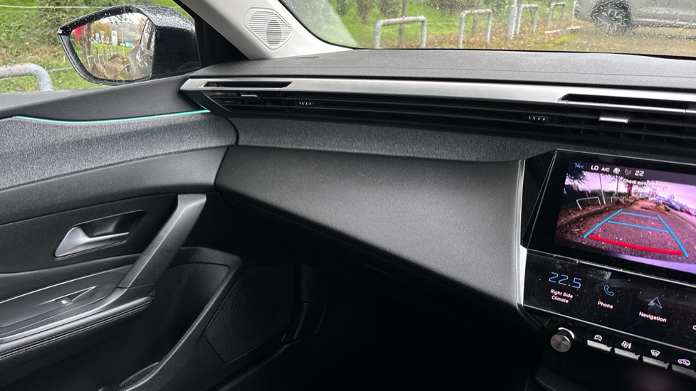 Peugeot 308 1.2 PureTech Allure 5dr EAT8 Petrol Estate - Image 35