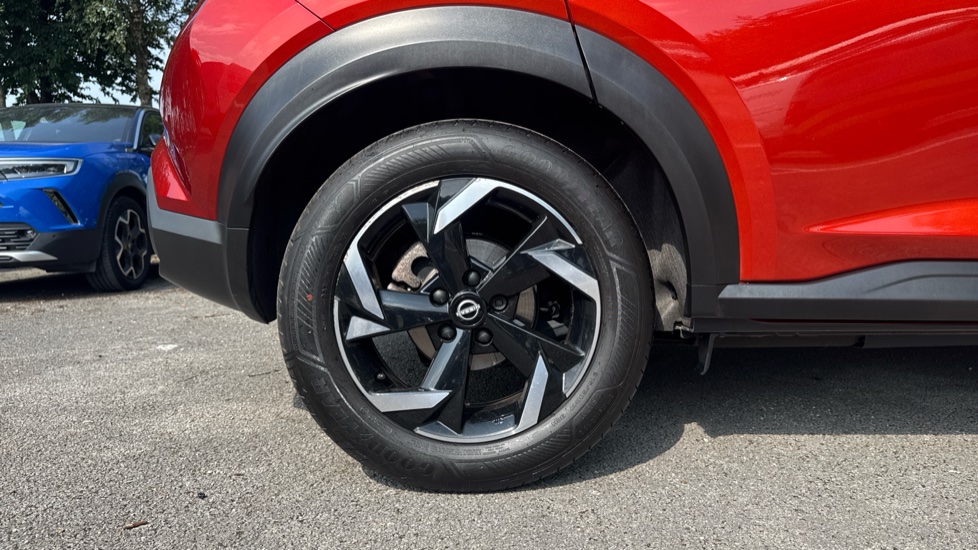 Nissan Juke 1.6 Hybrid N-Connecta 5dr Auto Hybrid Hatchback - Image 7