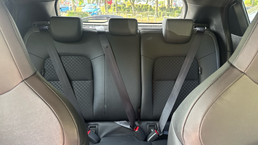 Nissan Juke 1.6 Hybrid N-Connecta 5dr Auto Hybrid Hatchback - Image 15